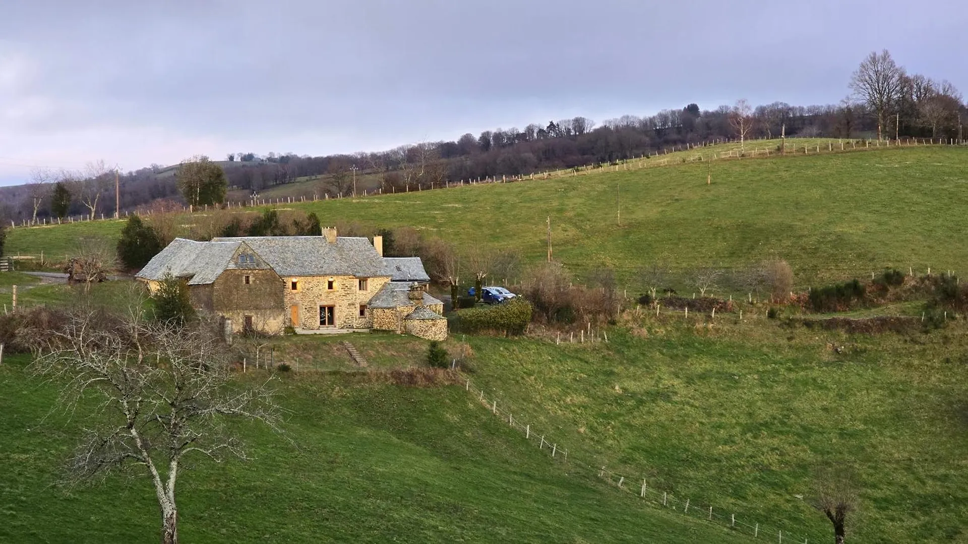 Corps De Ferme En Aubrac Avec Jacuzzi Villa Montpeyroux  Vakantiehuis